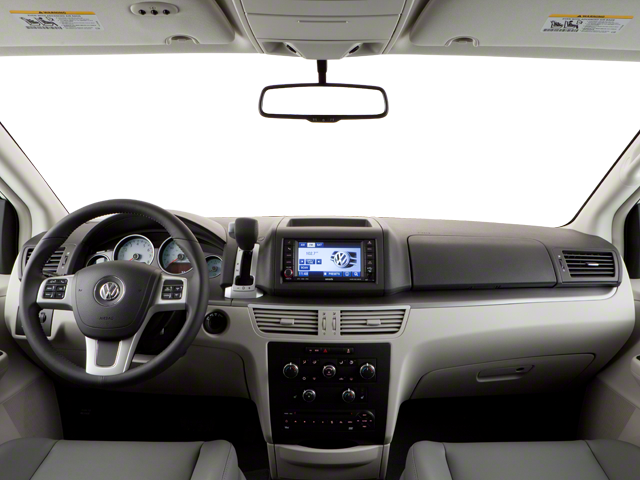 2010 Volkswagen Routan SE