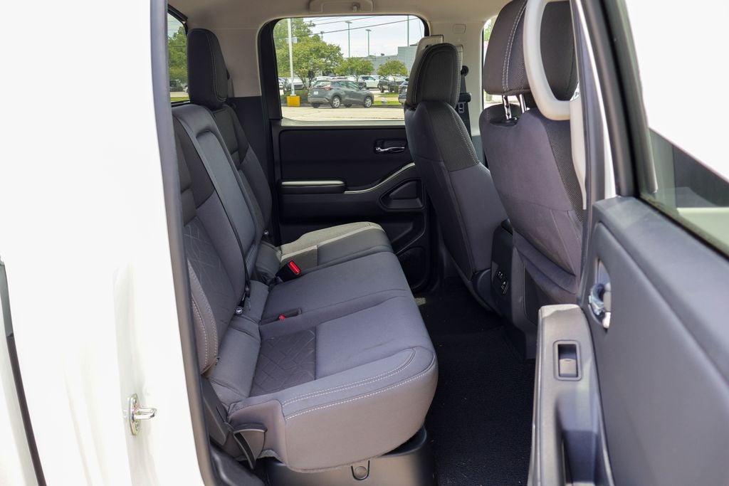 2025 Nissan Frontier SV
