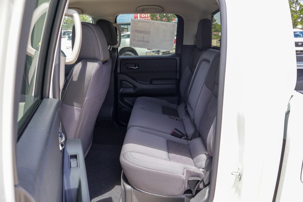 2025 Nissan Frontier SV
