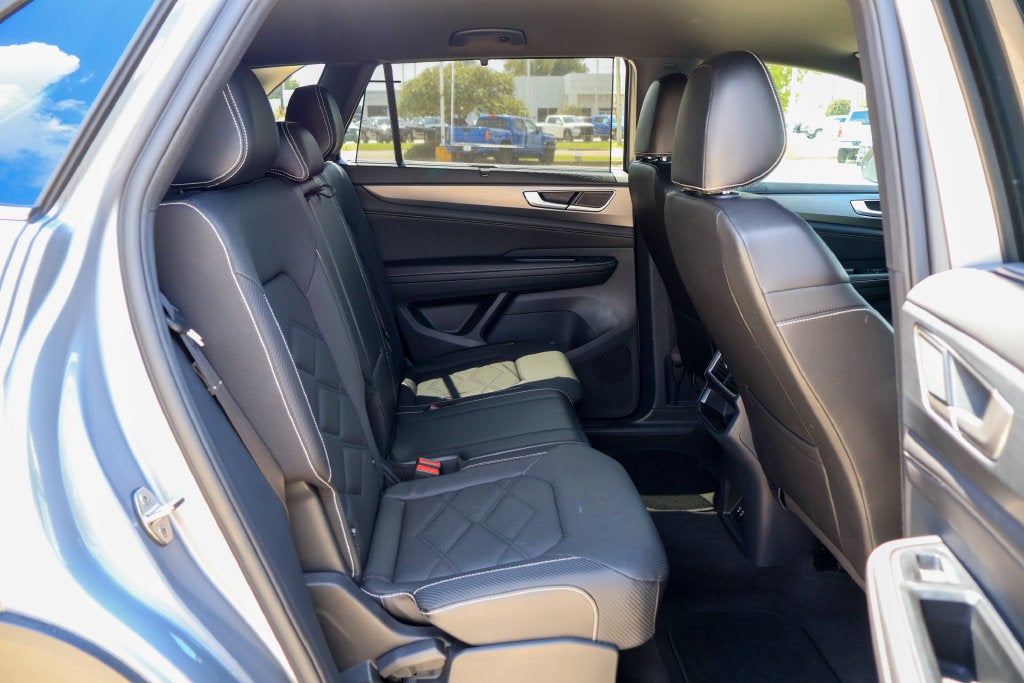 2025 Volkswagen Atlas Cross Sport SE w/Tech - Photo 10
