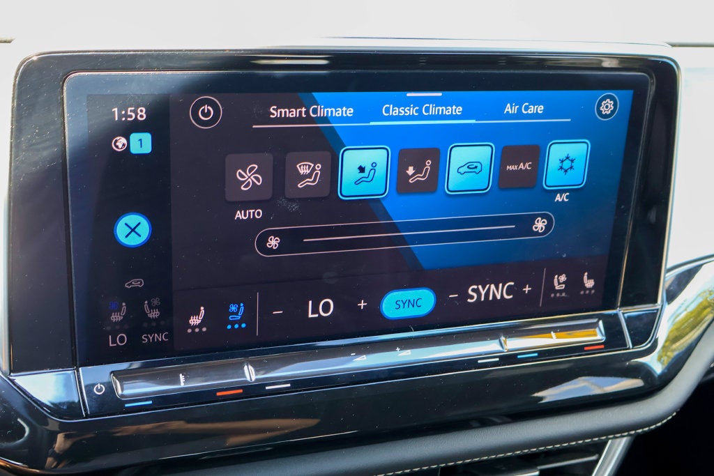 2025 Volkswagen Atlas Cross Sport SE w/Tech - Photo 14
