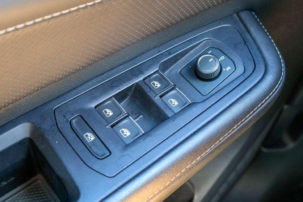 2025 Volkswagen Atlas Cross Sport SE w/Tech - Photo 16