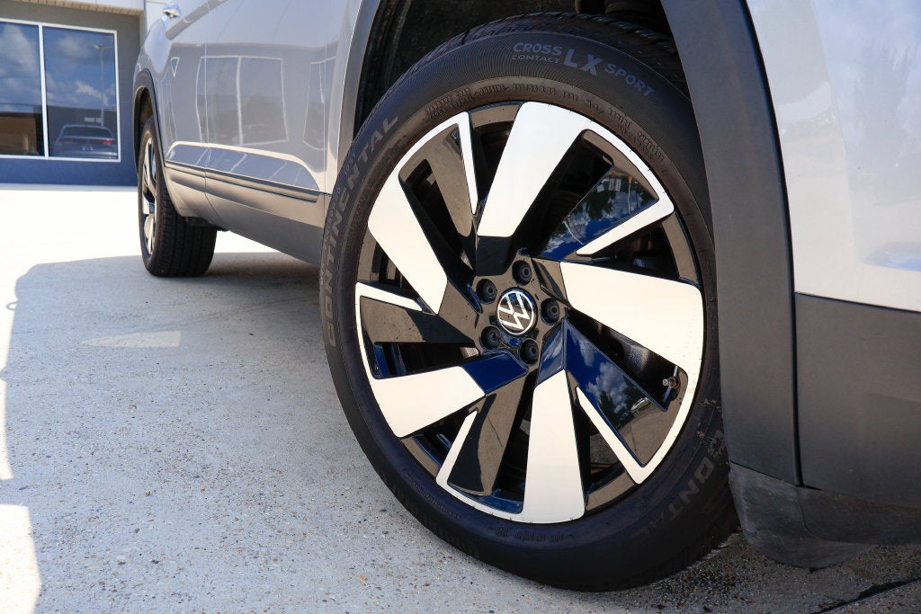 2025 Volkswagen Atlas Cross Sport SE w/Tech - Photo 26