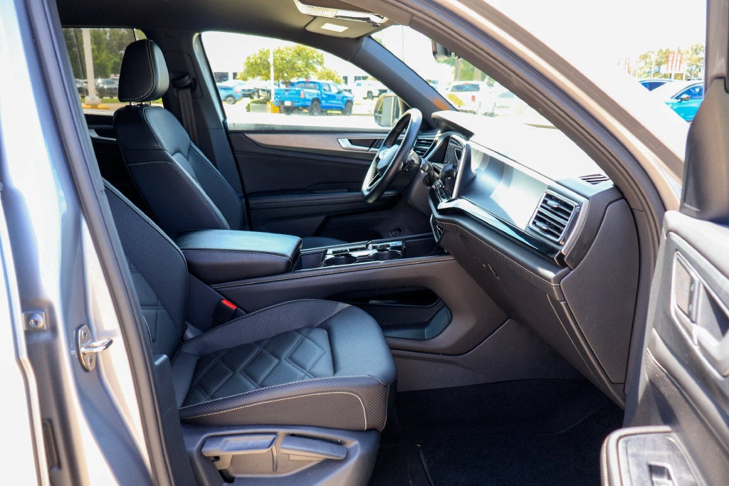 2025 Volkswagen Atlas Cross Sport SE w/Tech - Photo 8