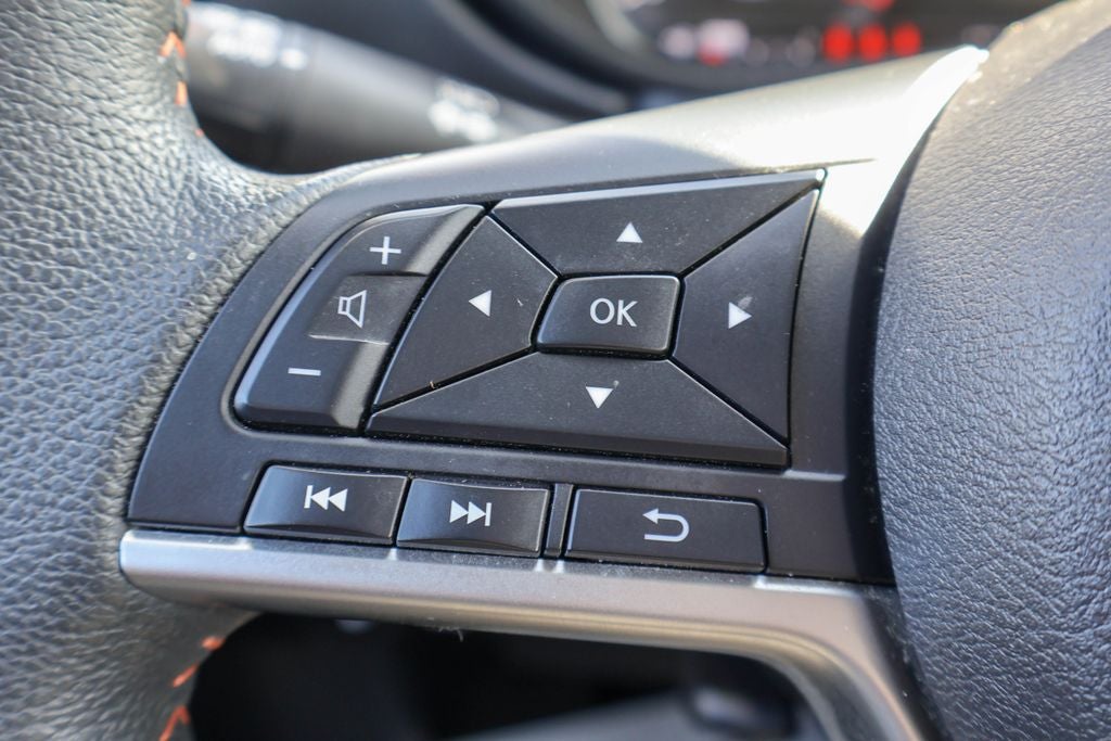 2023 Nissan Versa 1.6 SR