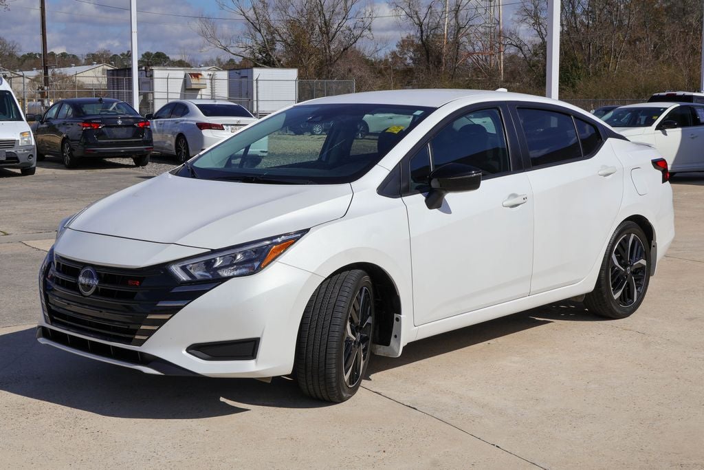 2023 Nissan Versa 1.6 SR