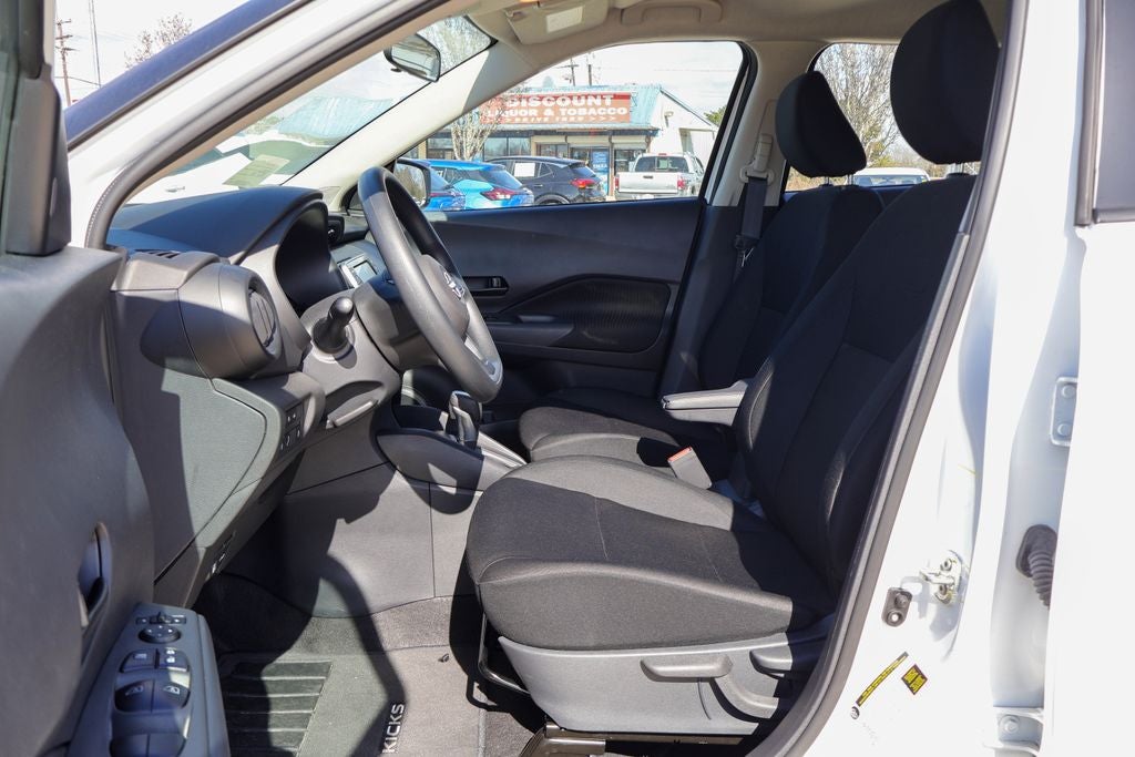 2025 Nissan Kicks Play S