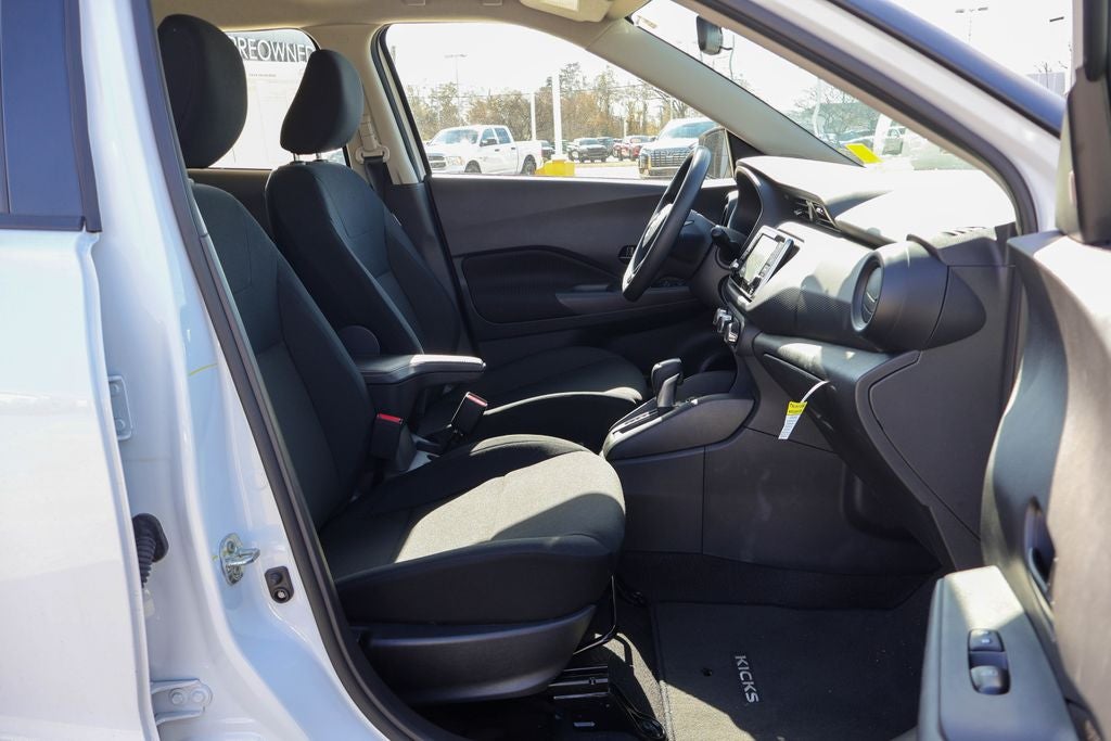 2025 Nissan Kicks Play S