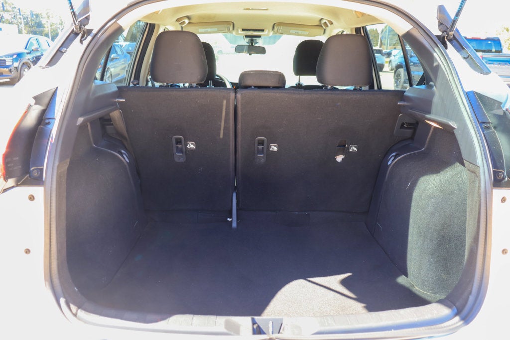 2022 Nissan Kicks SV