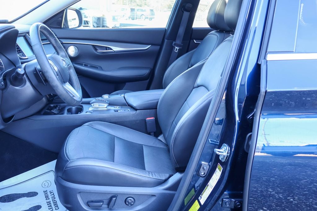 2023 INFINITI QX50 LUXE