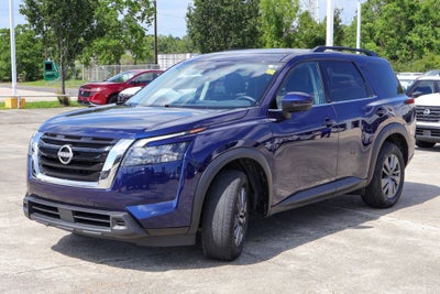 2025 Nissan Pathfinder SV