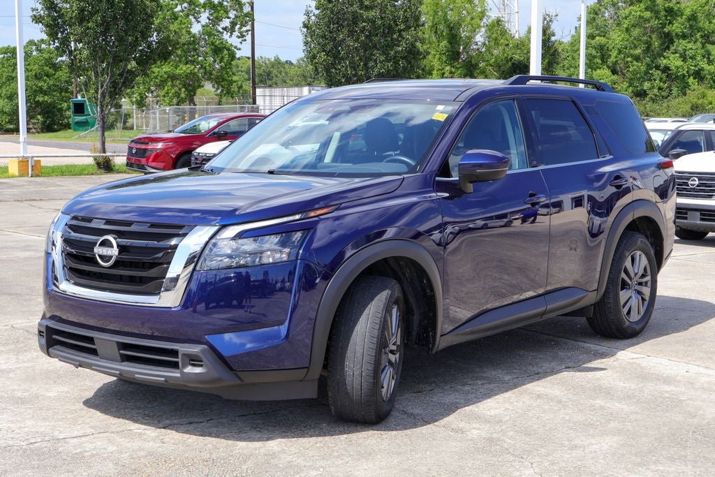 2025 Nissan Pathfinder SV