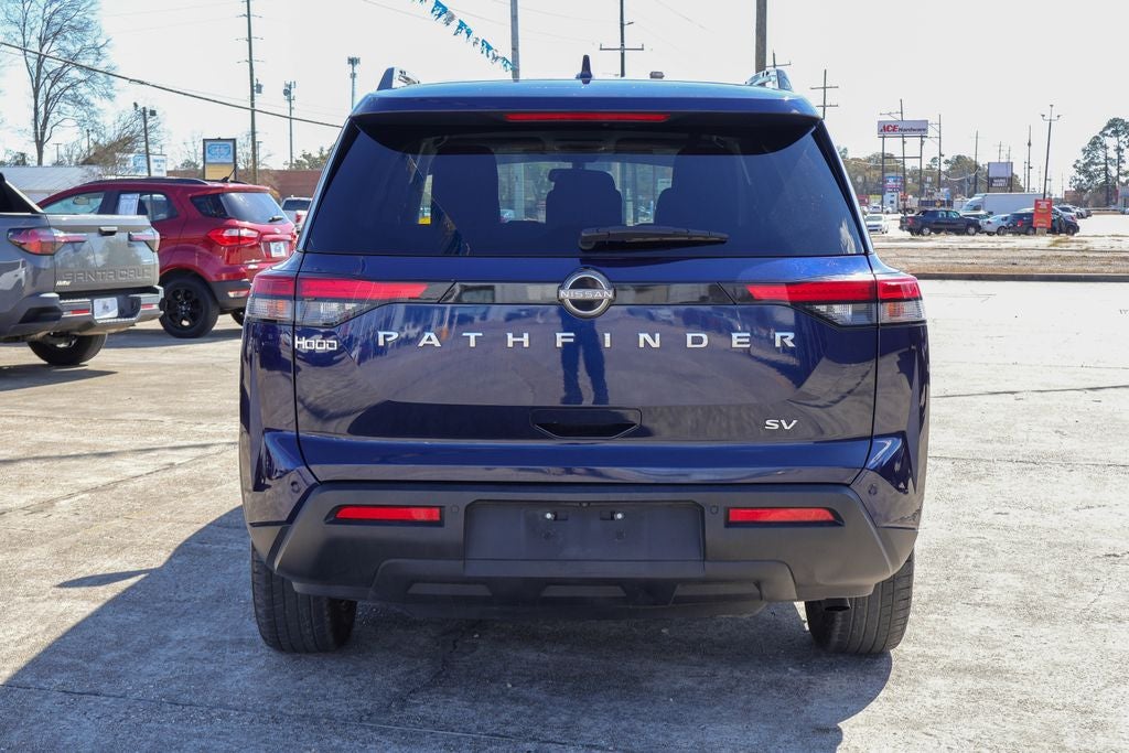 2022 Nissan Pathfinder SV