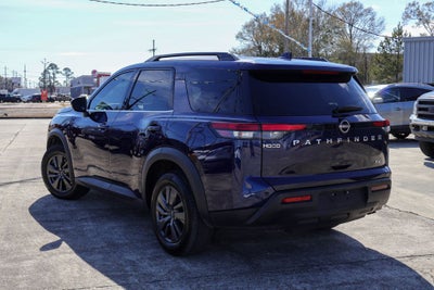2022 Nissan Pathfinder SV