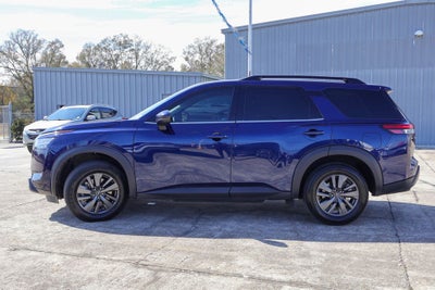 2022 Nissan Pathfinder SV