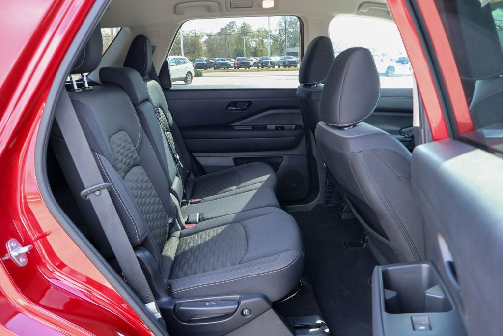 2023 Nissan Pathfinder SV