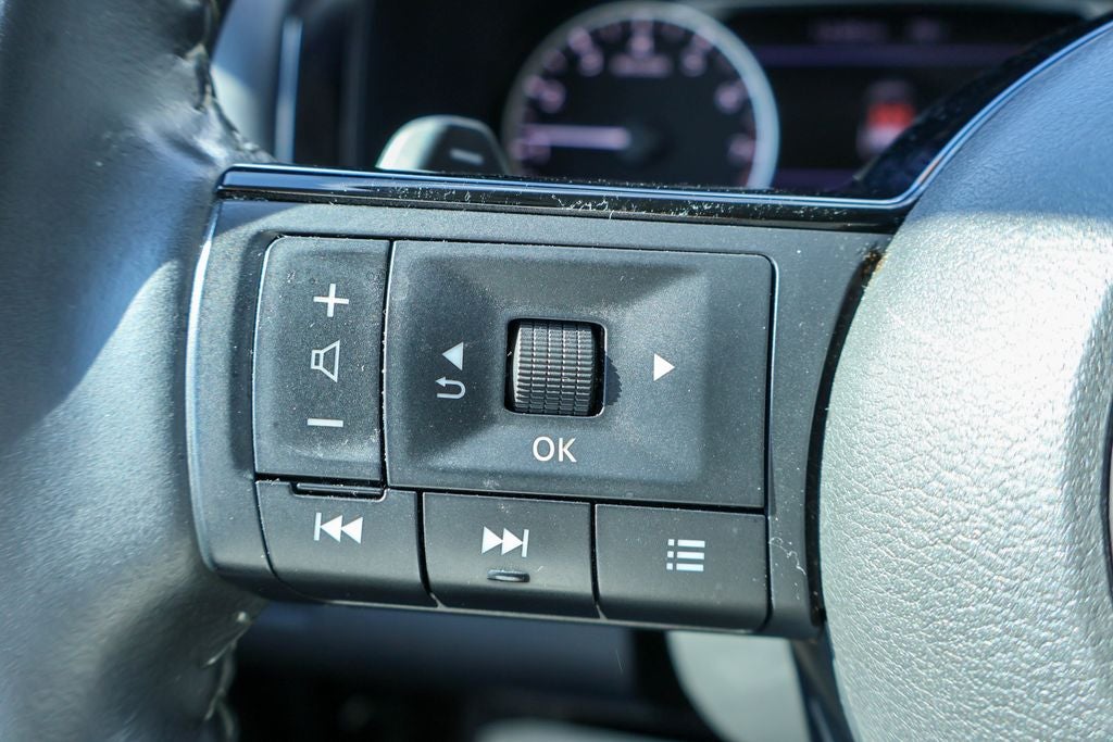 2023 Nissan Pathfinder SV