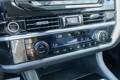 2023 Nissan Pathfinder SV