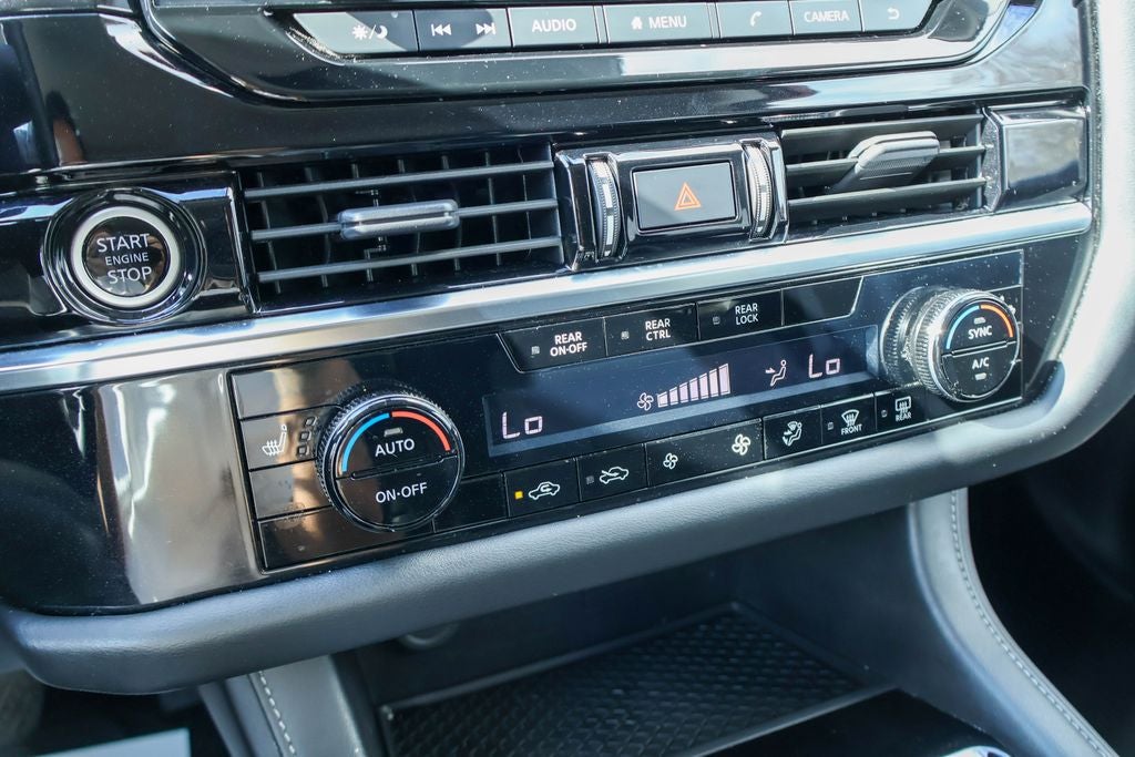 2023 Nissan Pathfinder SV