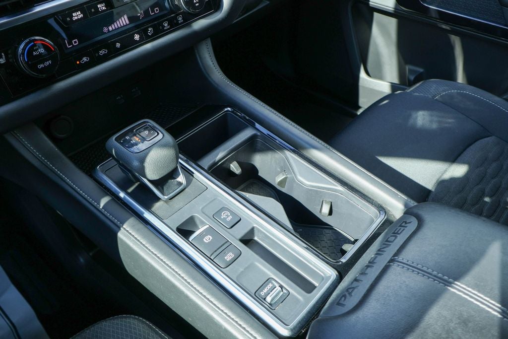 2023 Nissan Pathfinder SV