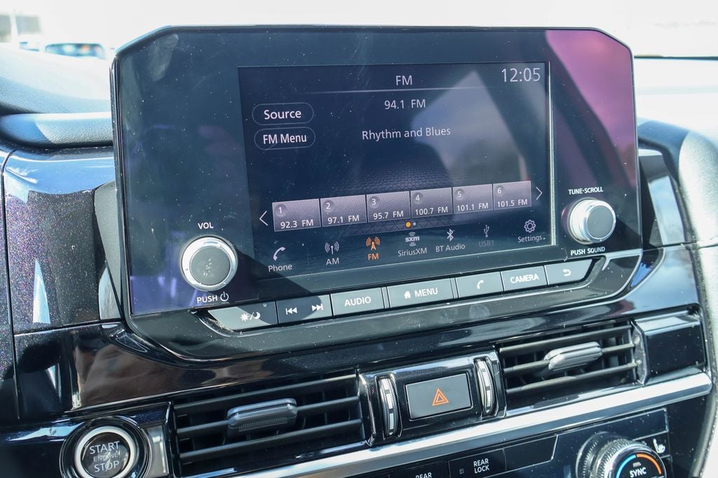 2023 Nissan Pathfinder SV