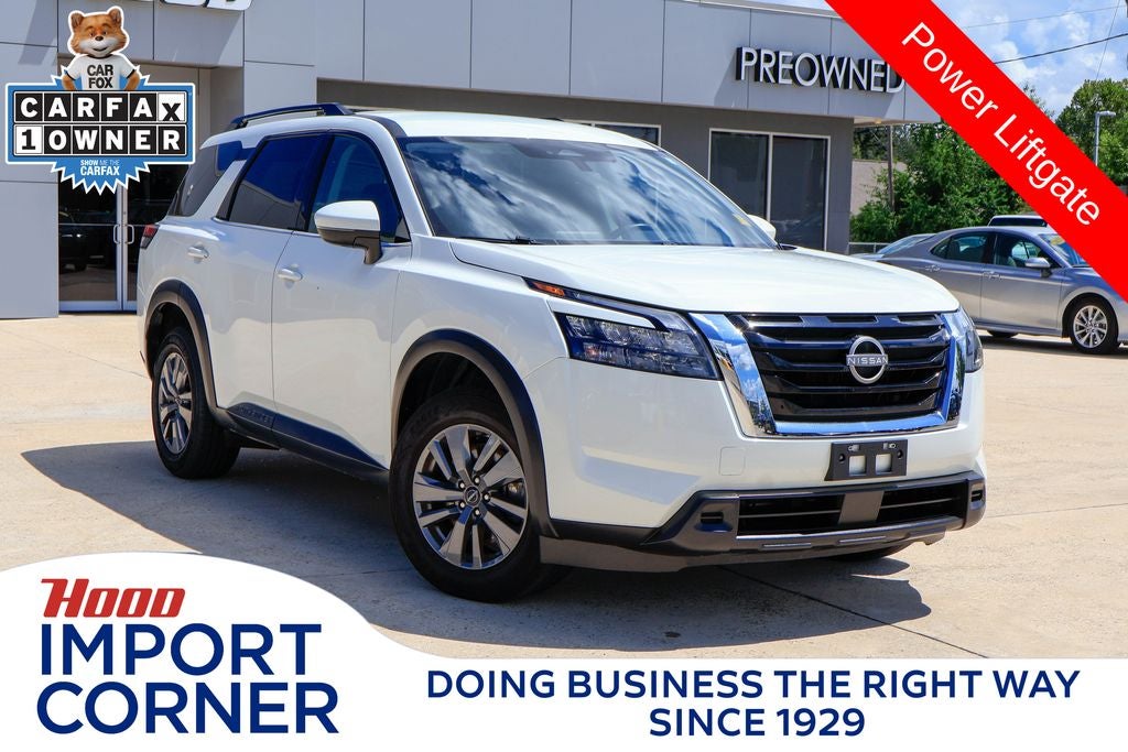 2025 Nissan Pathfinder SV