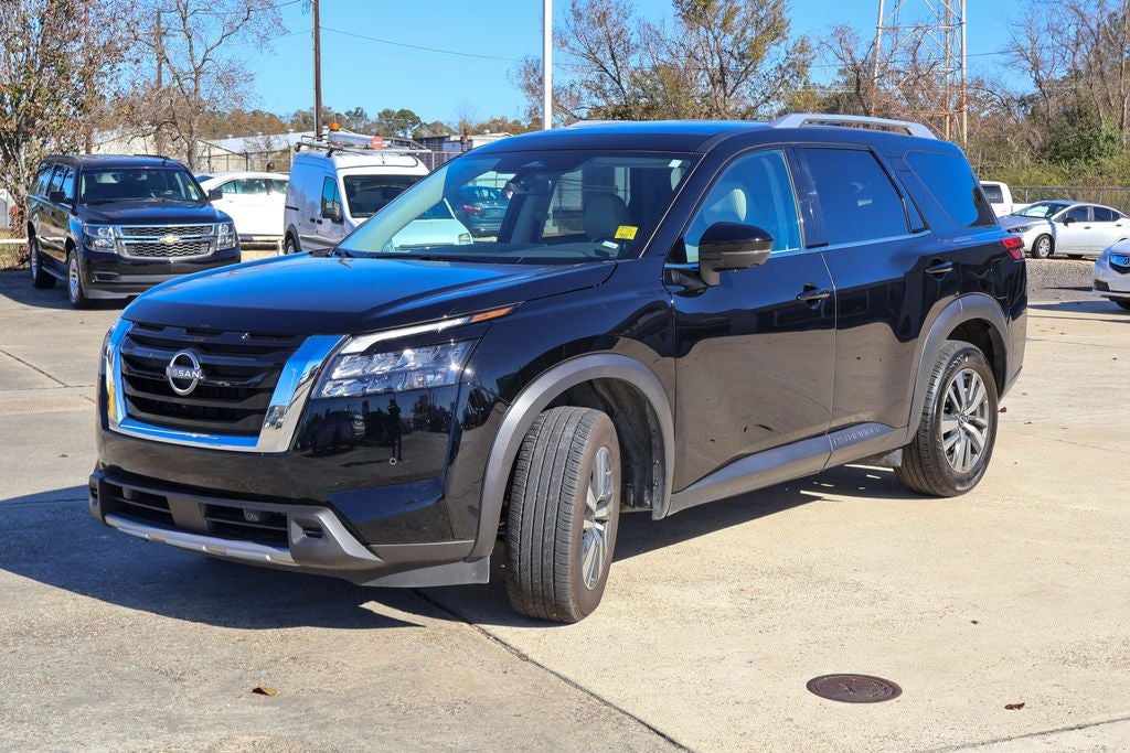 2025 Nissan Pathfinder SL