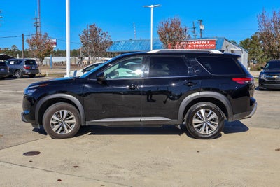 2025 Nissan Pathfinder SL