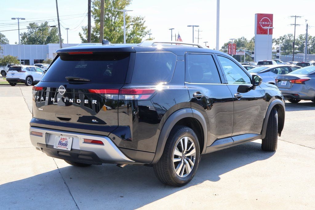 2025 Nissan Pathfinder SL