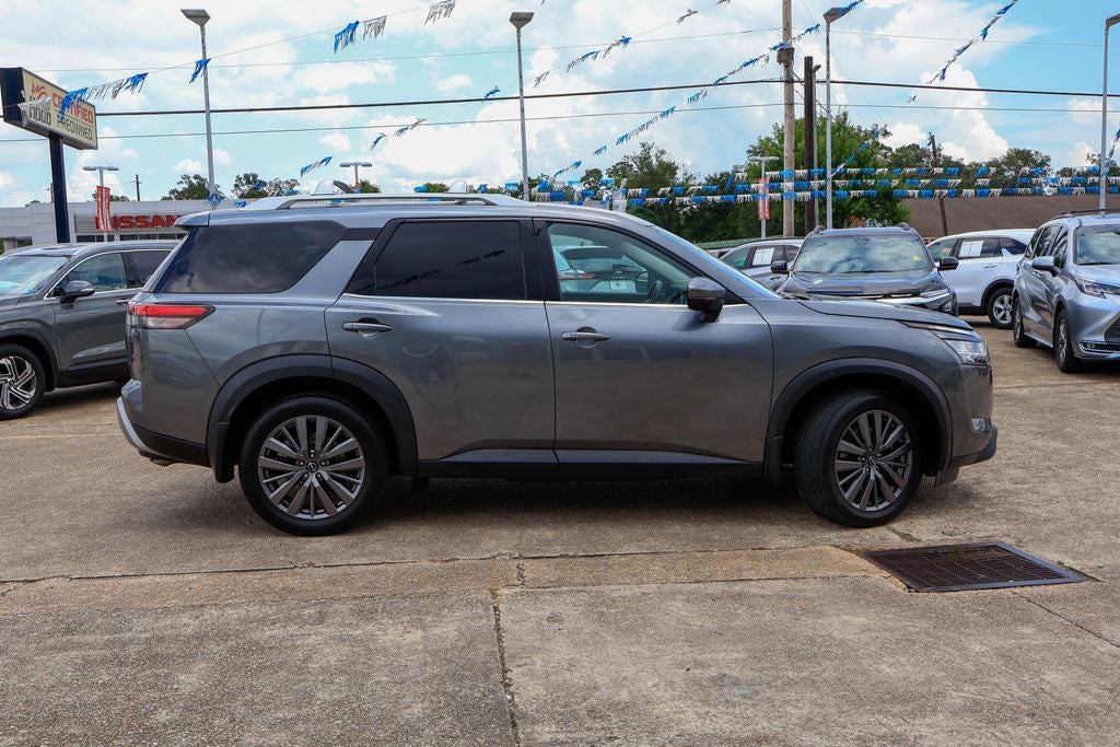 2024 Nissan Pathfinder SL