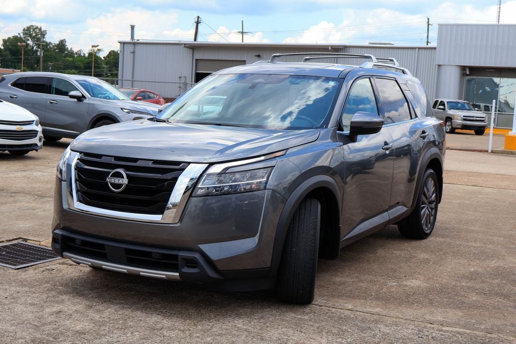 2024 Nissan Pathfinder SL