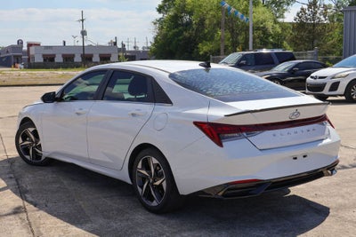2022 Hyundai ELANTRA SEL
