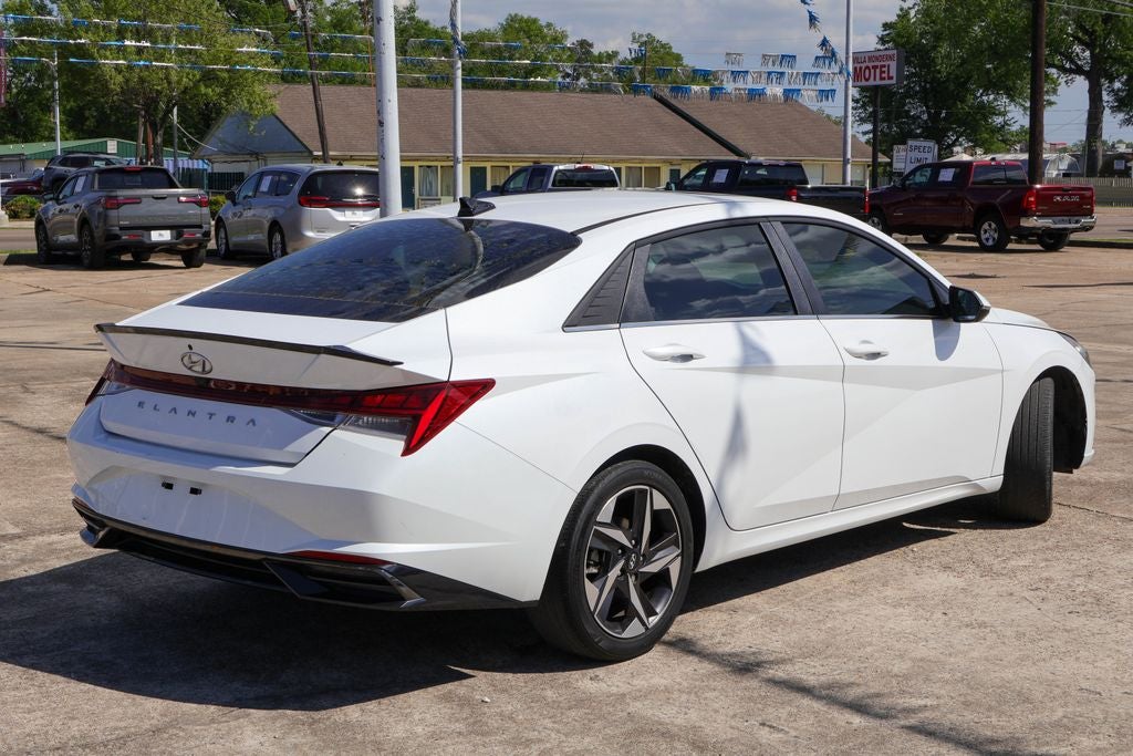 2022 Hyundai ELANTRA SEL