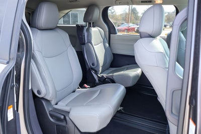 2022 Toyota Sienna XLE