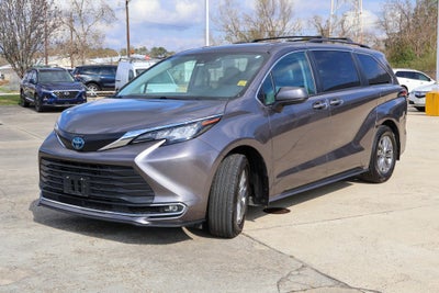 2022 Toyota Sienna XLE