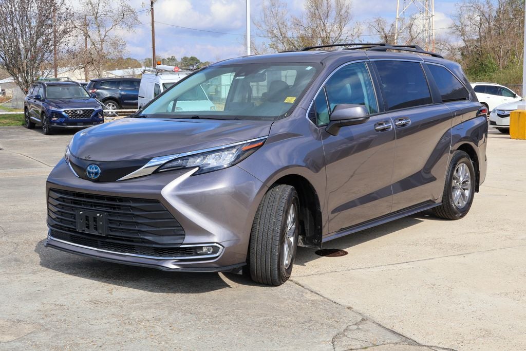 2022 Toyota Sienna XLE