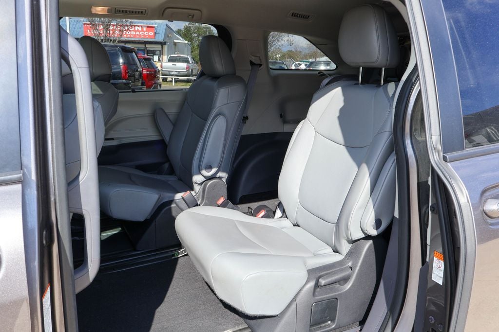 2022 Toyota Sienna XLE