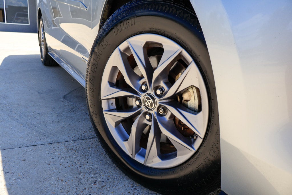 2021 Toyota Sienna XLE 8 Passenger