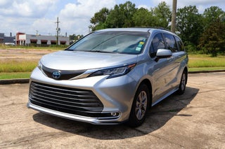 2021 Toyota Sienna XLE 8 Passenger