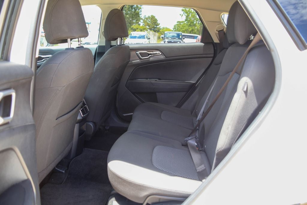 2025 Kia Sportage LX - Photo 9