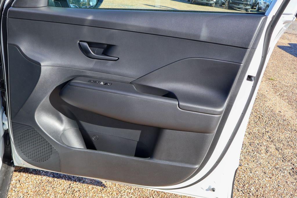 2026 Hyundai KONA SE FWD