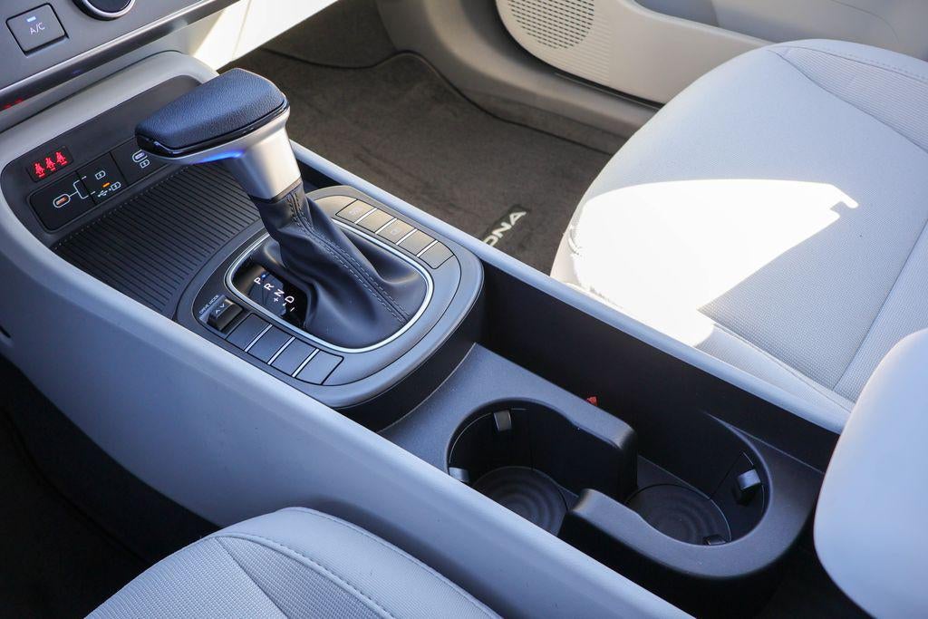 2026 Hyundai KONA SE FWD