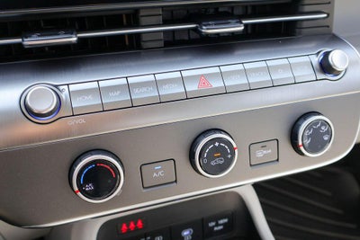 2026 Hyundai KONA SE FWD