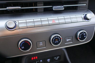 2026 Hyundai KONA SE FWD