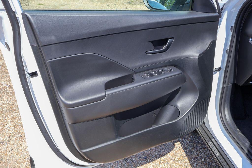 2026 Hyundai KONA SE FWD