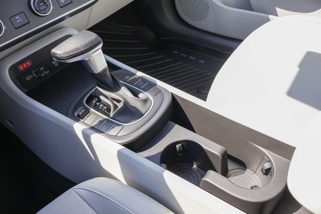 2026 Hyundai KONA SE FWD