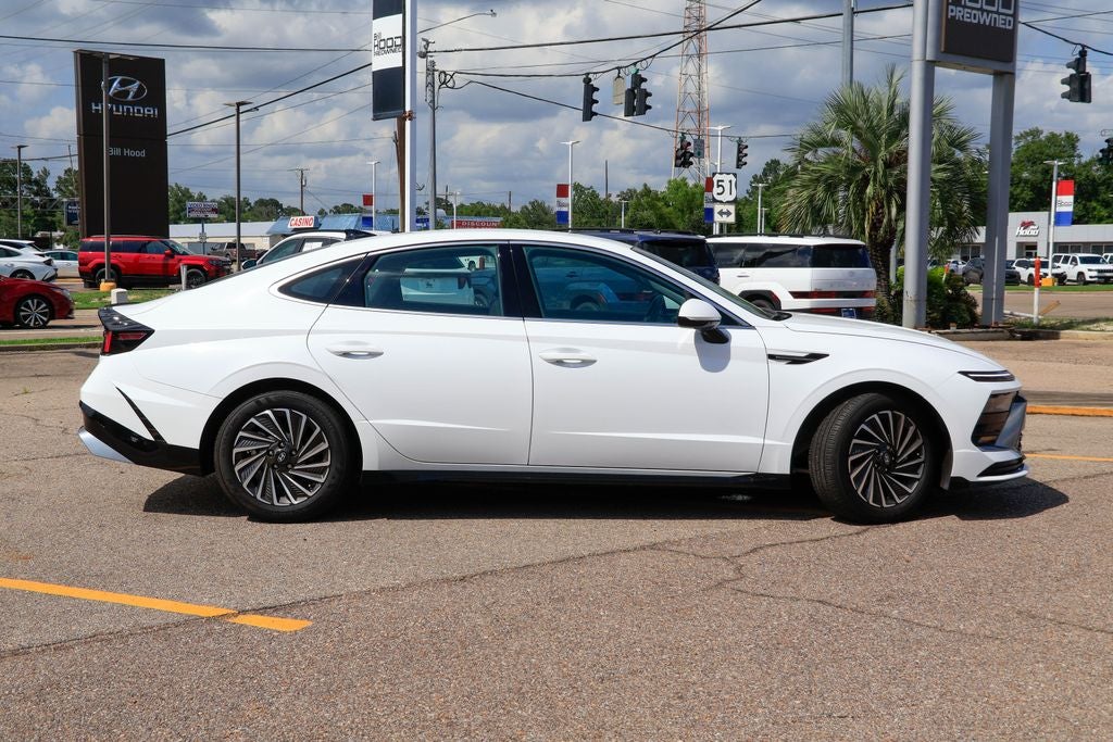2025 Hyundai SONATA HYBRID SEL