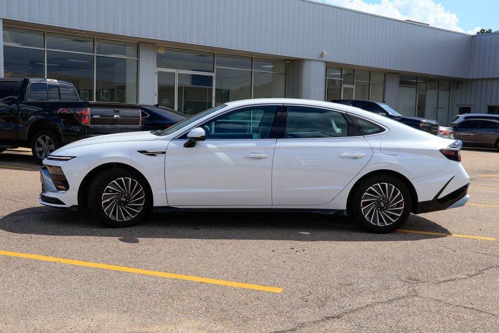2025 Hyundai SONATA HYBRID SEL
