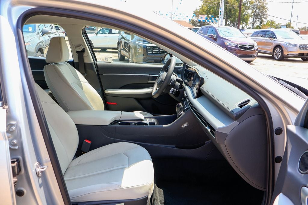 2025 Hyundai SONATA SEL