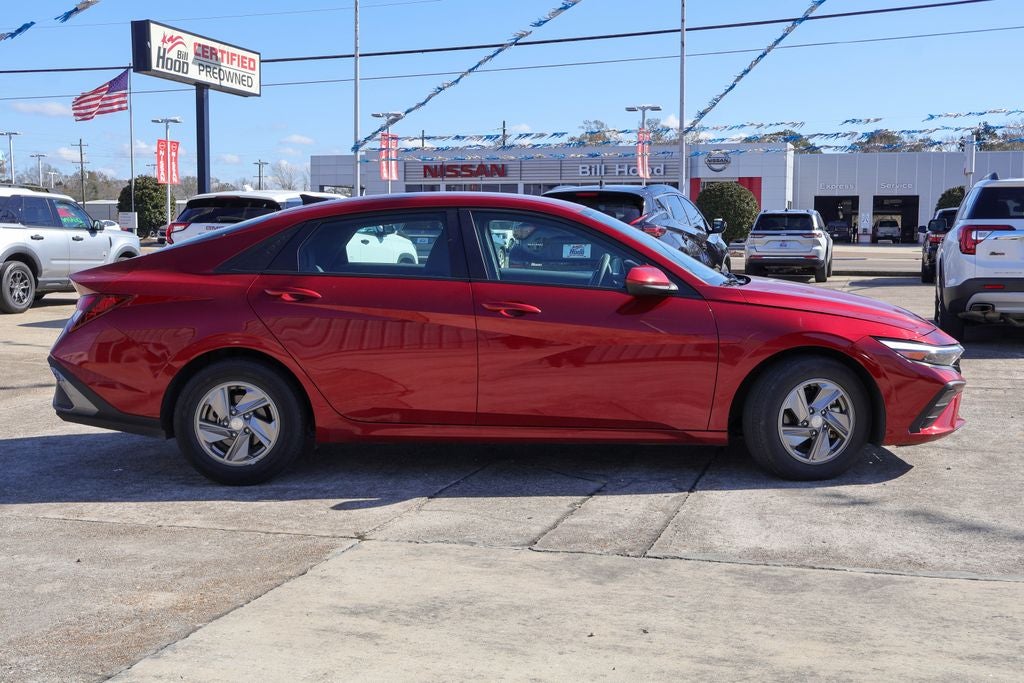 2025 Hyundai ELANTRA SE